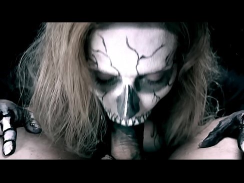 ❤️ Demonska djevojka siše kurac svojim crnim ustima i guta spermu. ☑ Porno u pornografiji bs.virtsextor.ru ☑