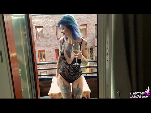 ❤️ Sjajna djevojka sisa gutljajem i strastveno jebe pod otvorenim nebom ☑ Porno u pornografiji bs.virtsextor.ru ☑